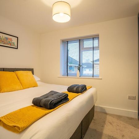 Mill Road Apartment First Floor Crawley  Exteriör bild