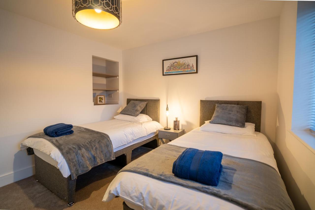 Mill Road Apartment First Floor Crawley  Exteriör bild
