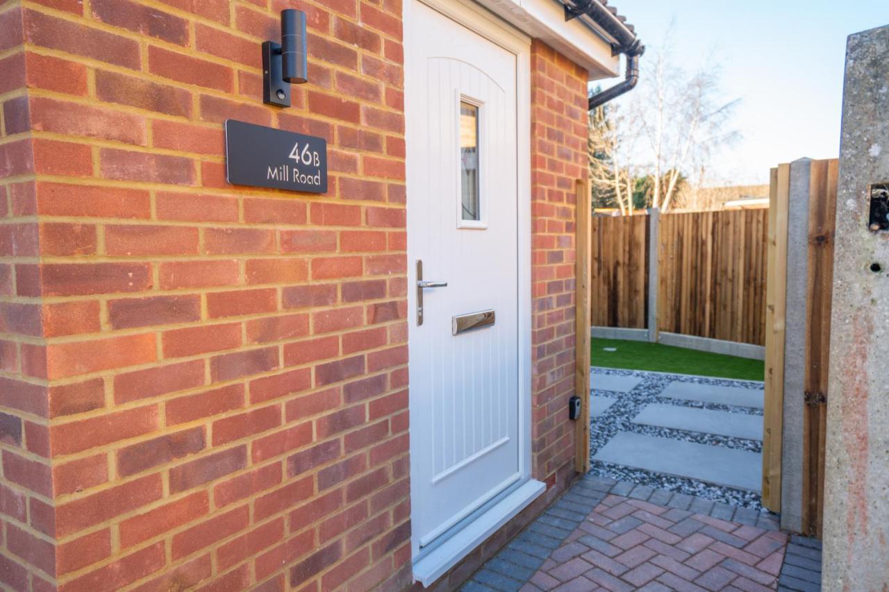 Mill Road Apartment First Floor Crawley  Exteriör bild